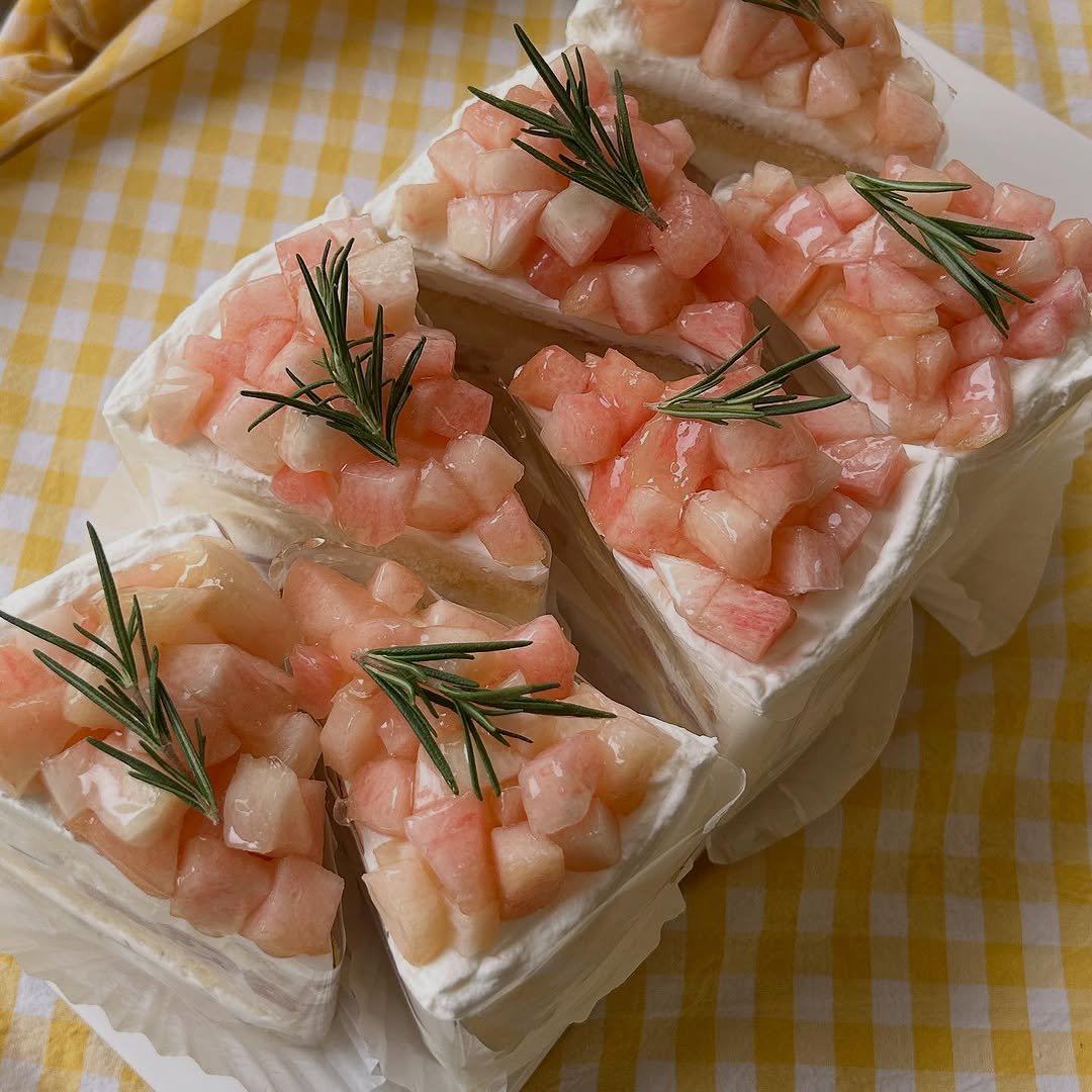 Photo by 쥬오베이커리 [케이크/쿠키/휘낭시에/베이글] on August 08, 2025.