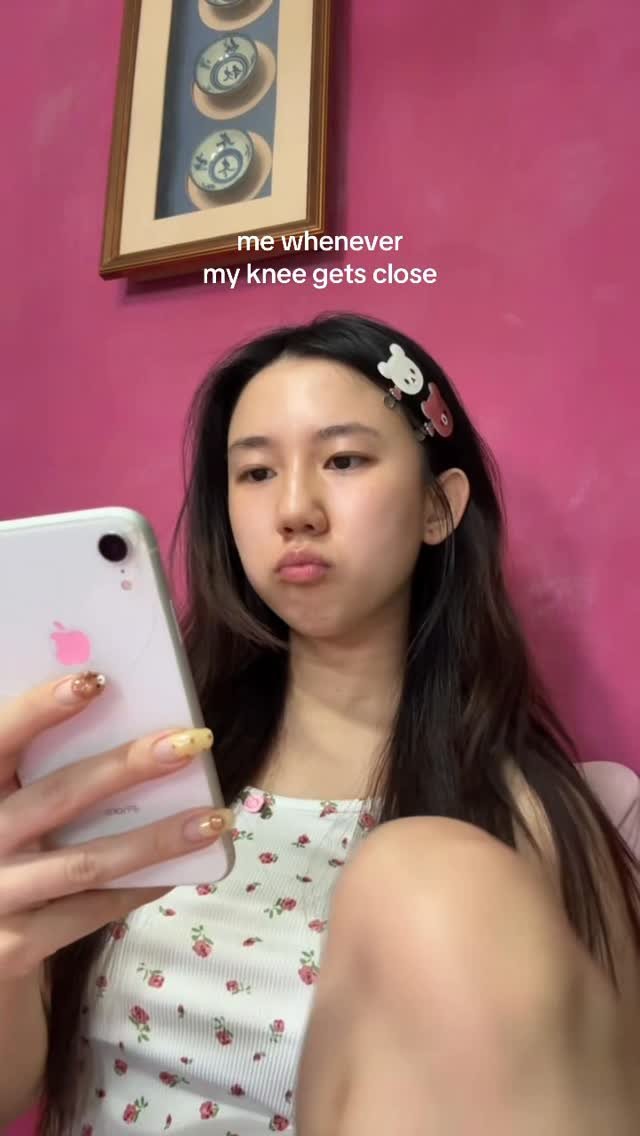 zxnnie 게시물 이미지: gotta show some love to my knees🫶🏻
please tell...