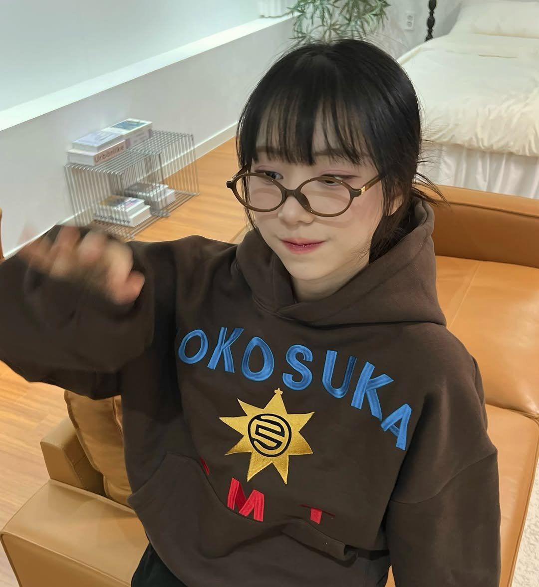 zzaen_0_ 게시물 이미지: 나도 두쫀쿠룩 두쫀쿠 후드티 두쫀쿠 안경🧆