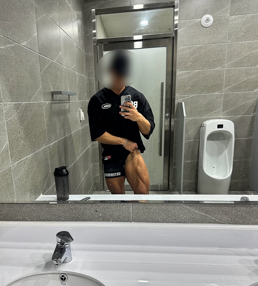 zzang_mass 게시물 이미지: 대회 D - 27
키: 177cm / 공복체중: 77.2kg

하체 숙제 완료⚔️