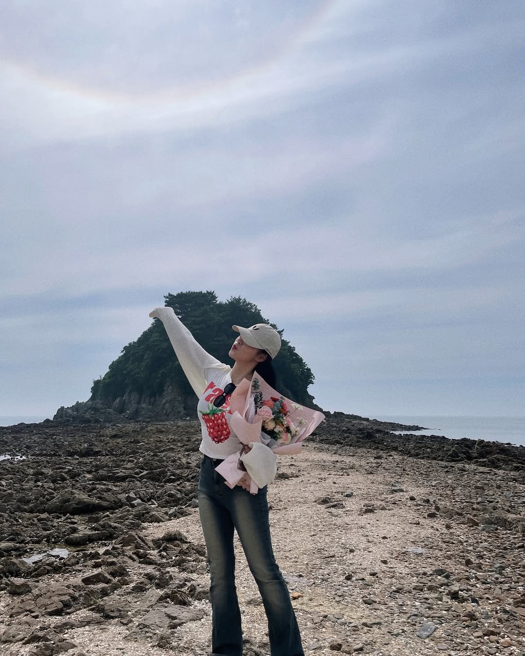 Photo shared by 짱이커플 on June 17, 2024 tagging @infresh_official.