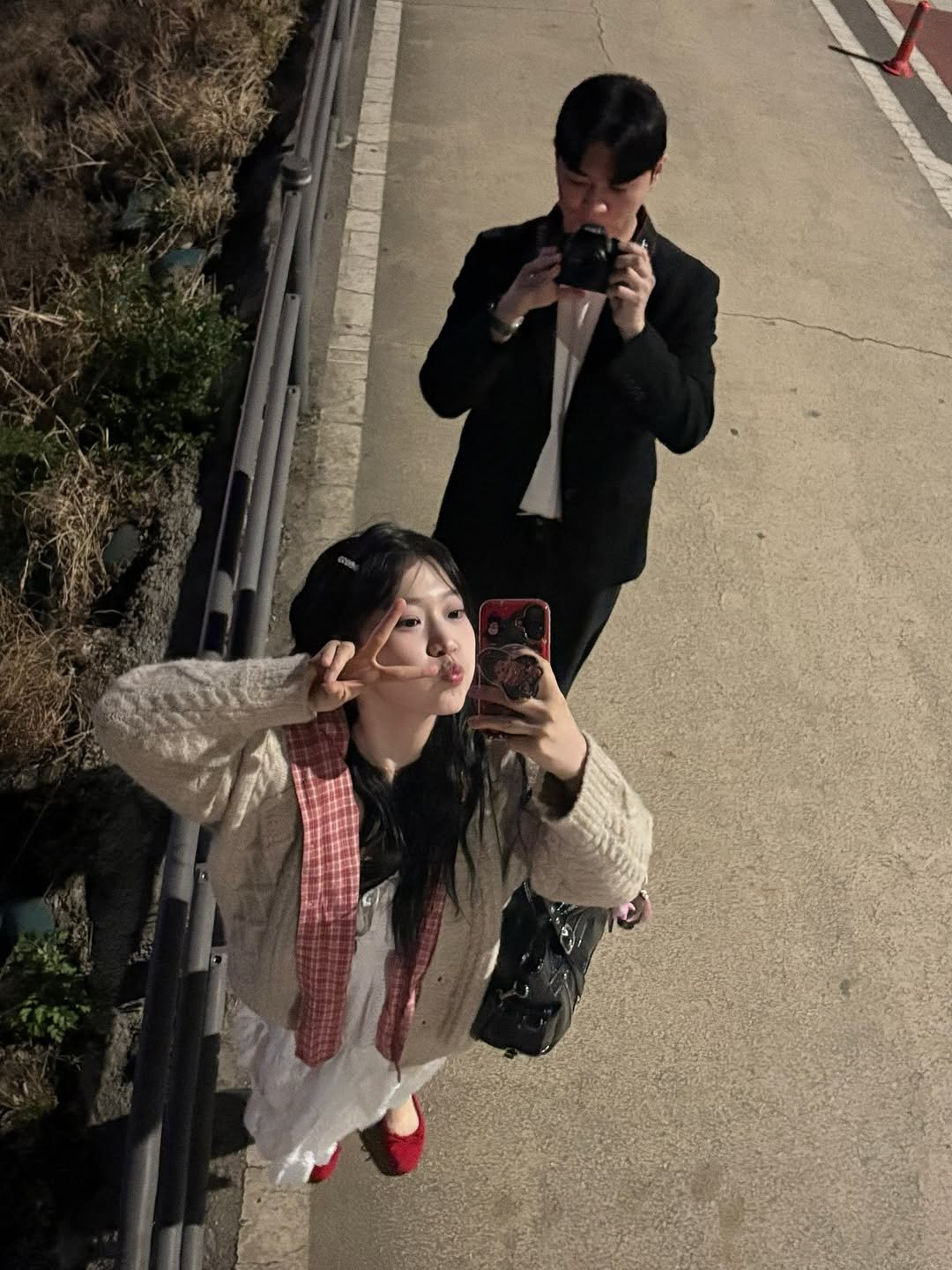 zzange_couple 게시물 이미지: 뿌이✌🏻창규니가 이뿐 사진 찍어줌~