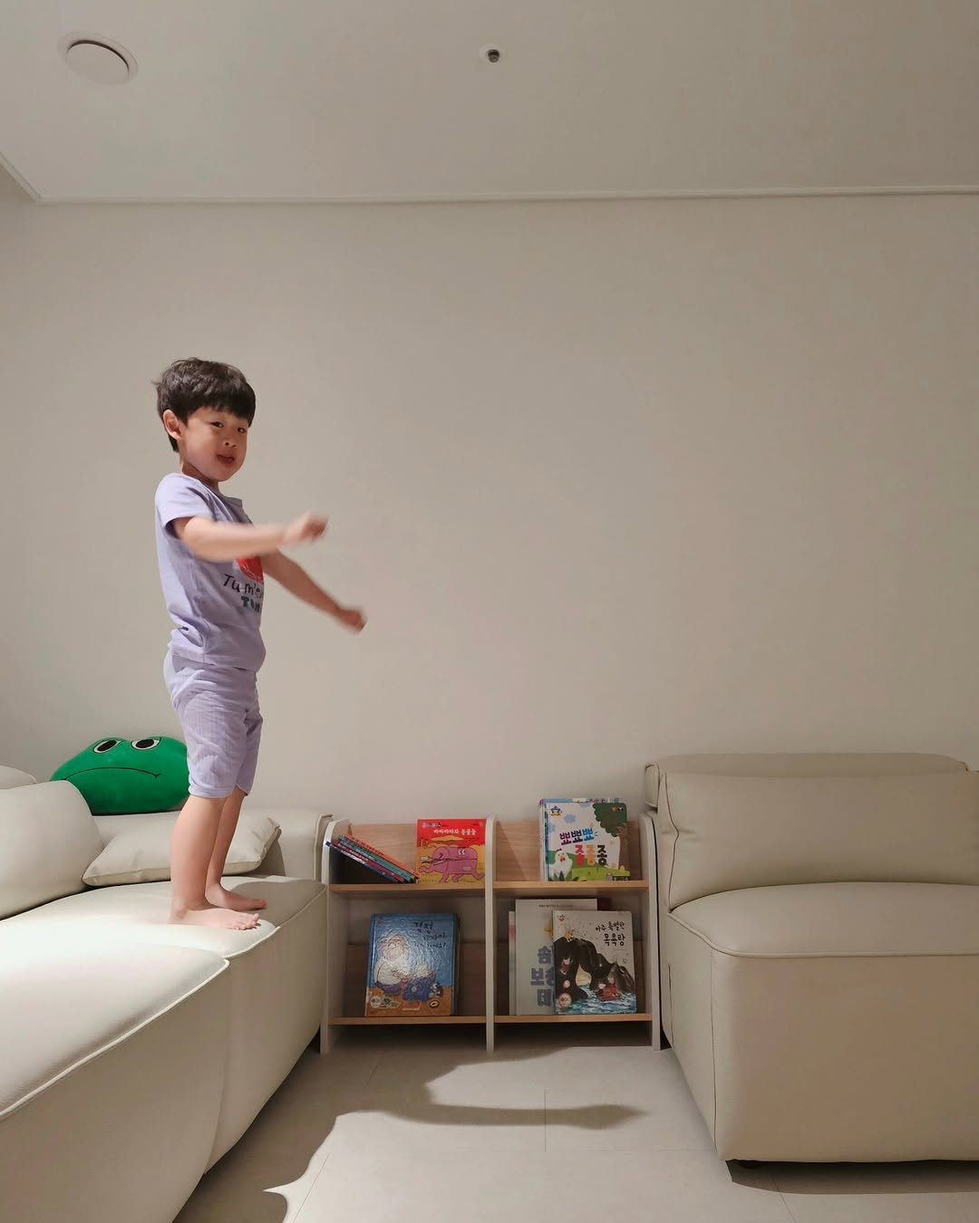 Photo by 두둥실 하우스 | 아이가있는집 on May 30, 2025.