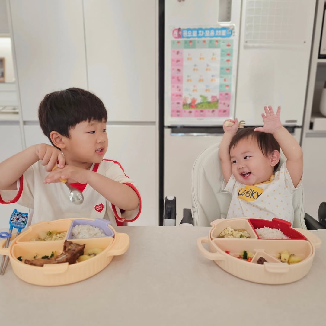 Photo shared by 두둥실 하우스 | 아이가있는집 on May 27, 2025 tagging @chouchouatti_. May be an image of cooker and placemat.