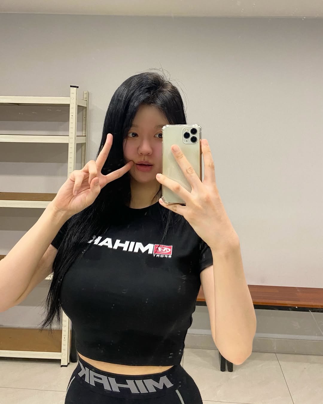 zziny.fit 게시물 이미지: #협찬 @mihk_official 

오눌 헬스장 들어가려는데 머선...