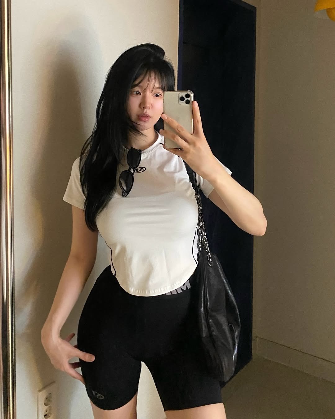 zziny.fit 게시물 이미지: #협찬 @mihk_official 

핀터레스트 온니야들처럼 입어 봤는데
난 너무...
