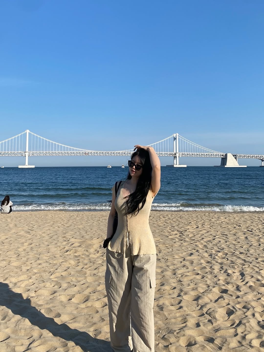 zziny.fit 게시물 이미지: 귀하디 귀한 일상 피드에
나의 룩은 모래사장룩(?)🤍

김호두 3살 견생 첫 강알리 접수 완료✨