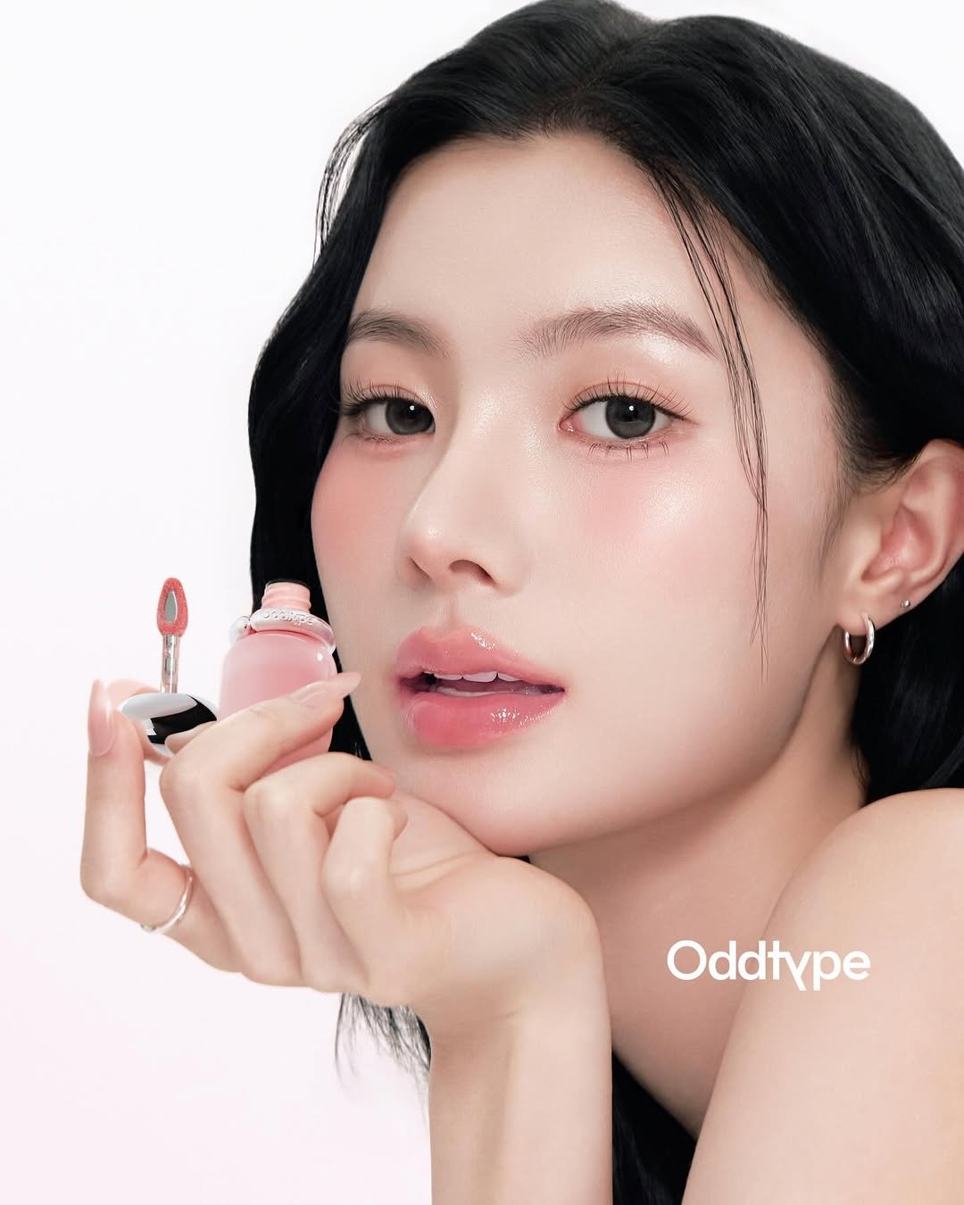 zzoomakeup 게시물 이미지: ⠀
work for @oddtype_official 💘