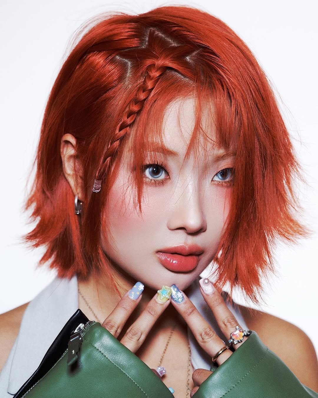 Photo by 헤어메이크업 연수 on February 11, 2026. May be an image of one or more people, bangs, braids, makeup and text.