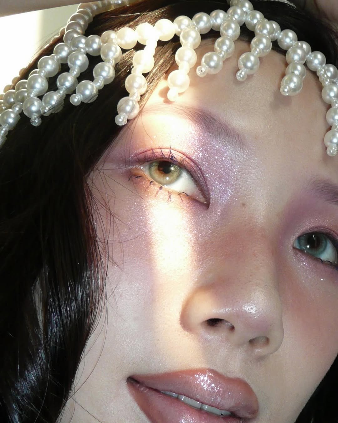Photo by 헤어메이크업 연수 on August 24, 2025. May be a closeup of 1 person, eyeliner, makeup and text.