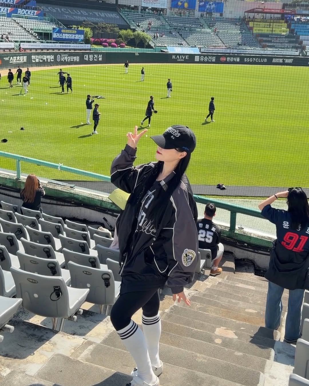 zzooooopp 게시물 이미지: 롯데 원정 경기 응원하러 SSG 랜더스 필드 다녀오기🧚🏻‍♀️✨
이번 경기는 6회랑...